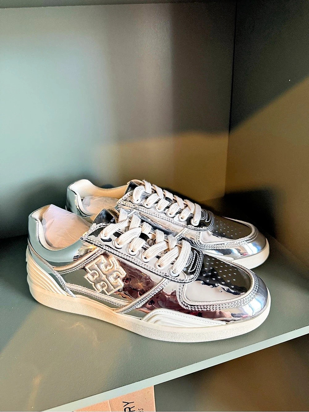 Brand new in the box- Tory Burch CLOVER COURT METALLIC WOMENS Sneaker. Rare